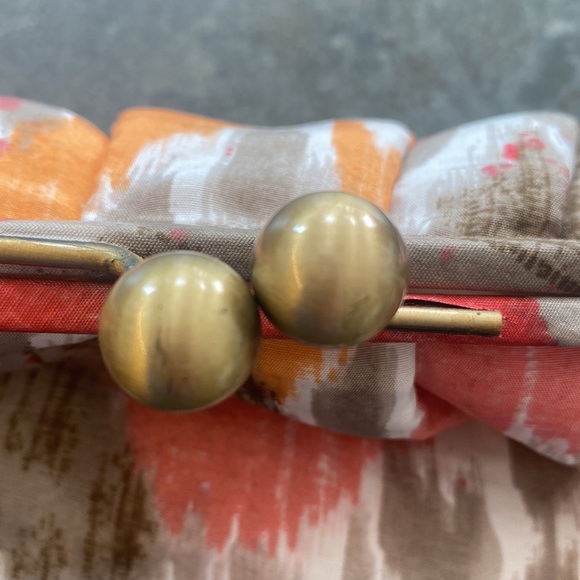 Chico’s silk pleated clutch GUC - Picture 8 of 14